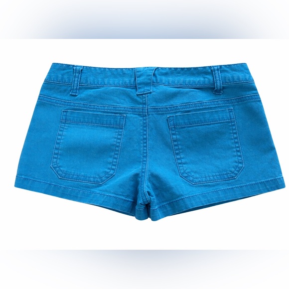 Shorts - Picture 2 of 3